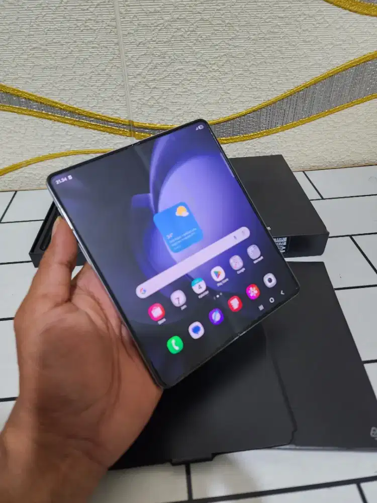 Samsung z fold 5 12/1tera sein fullset ori no minus spec gahar jos