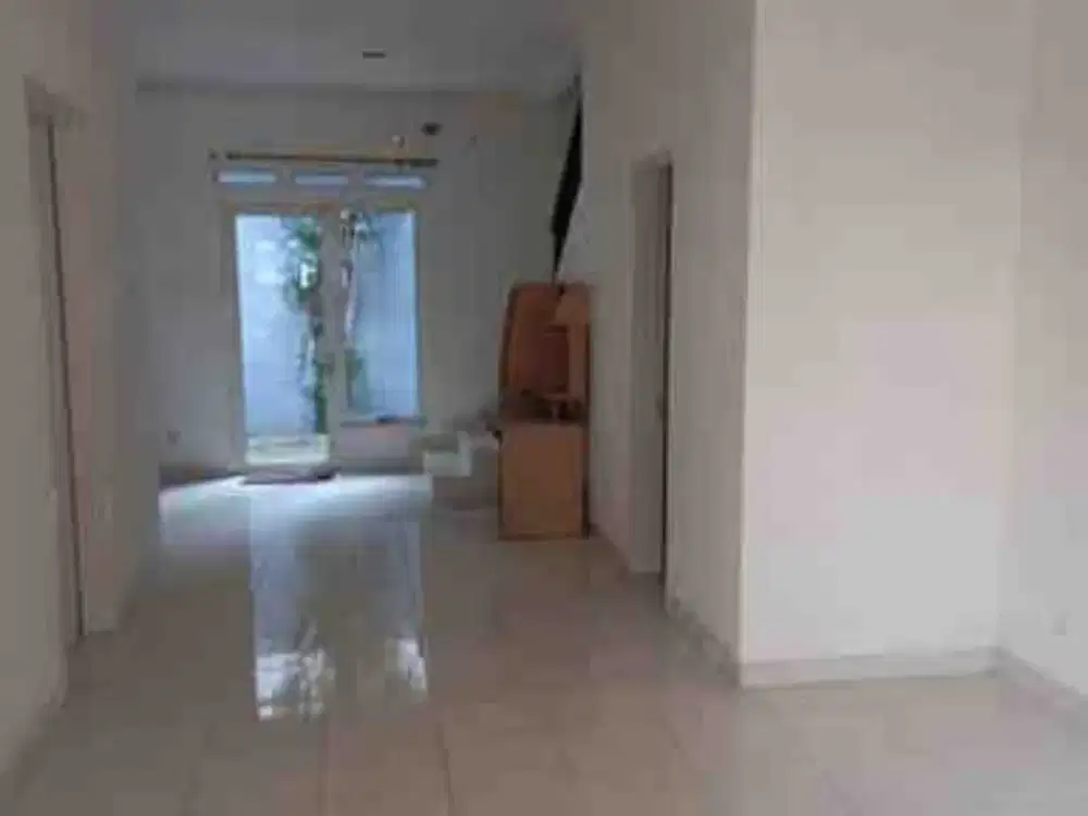 Dijual Rumah Luas Siap Huni di Cluster Darwin