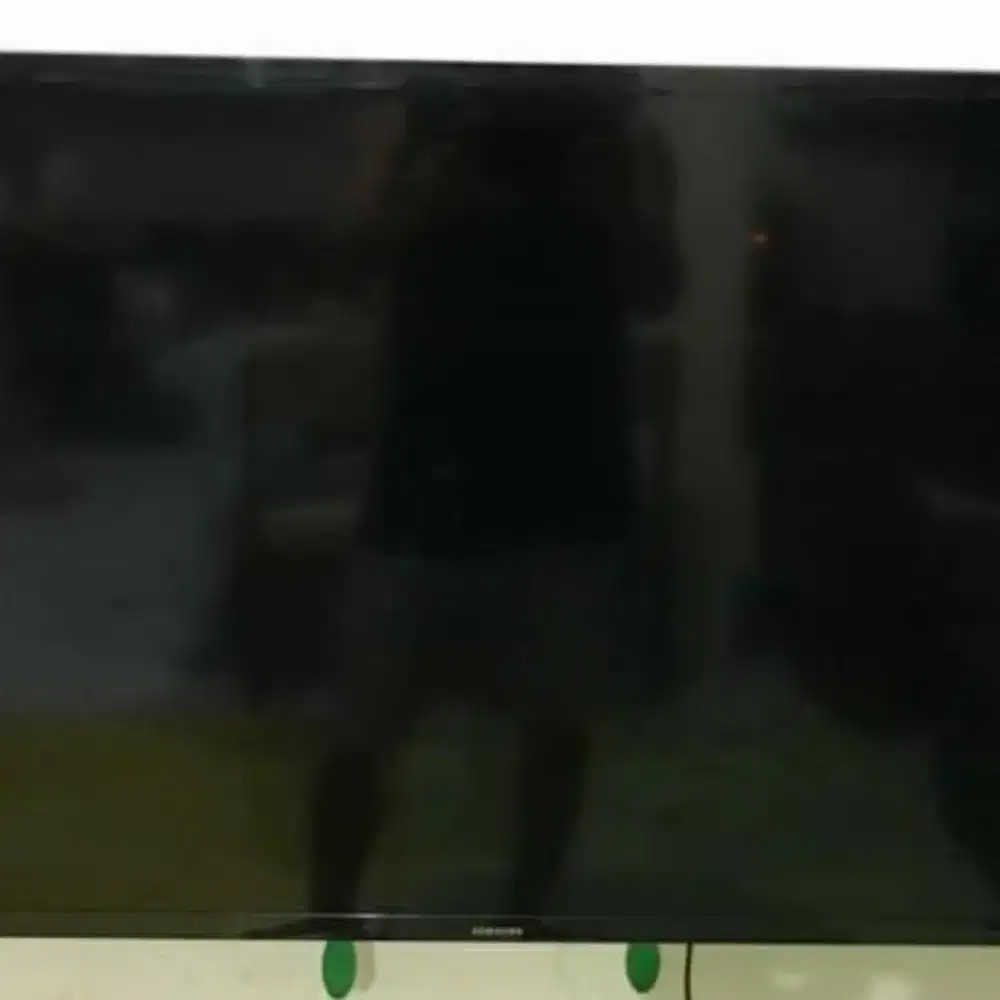 Jual Tv RUSAK. Samsung smart Tv model lama 43Inch