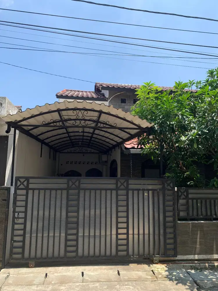 Dijual Rumah di daerah Depok, Komplek Pelni pinggir jalan raya juanda