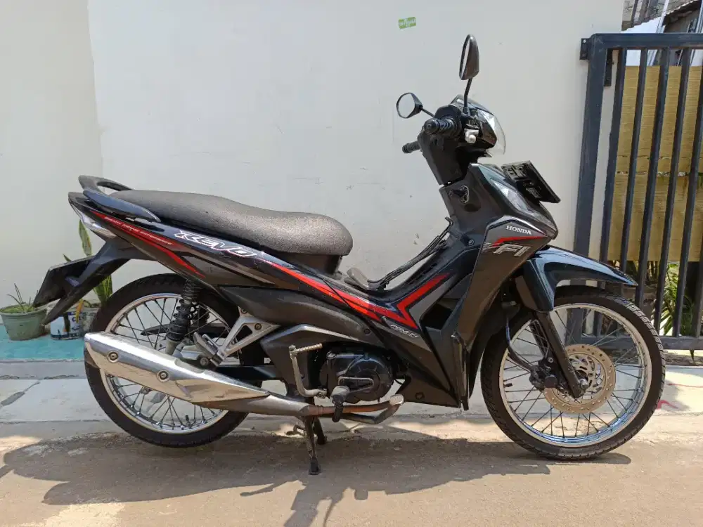 Honda revo fi 2015 lengkap mesin bagus