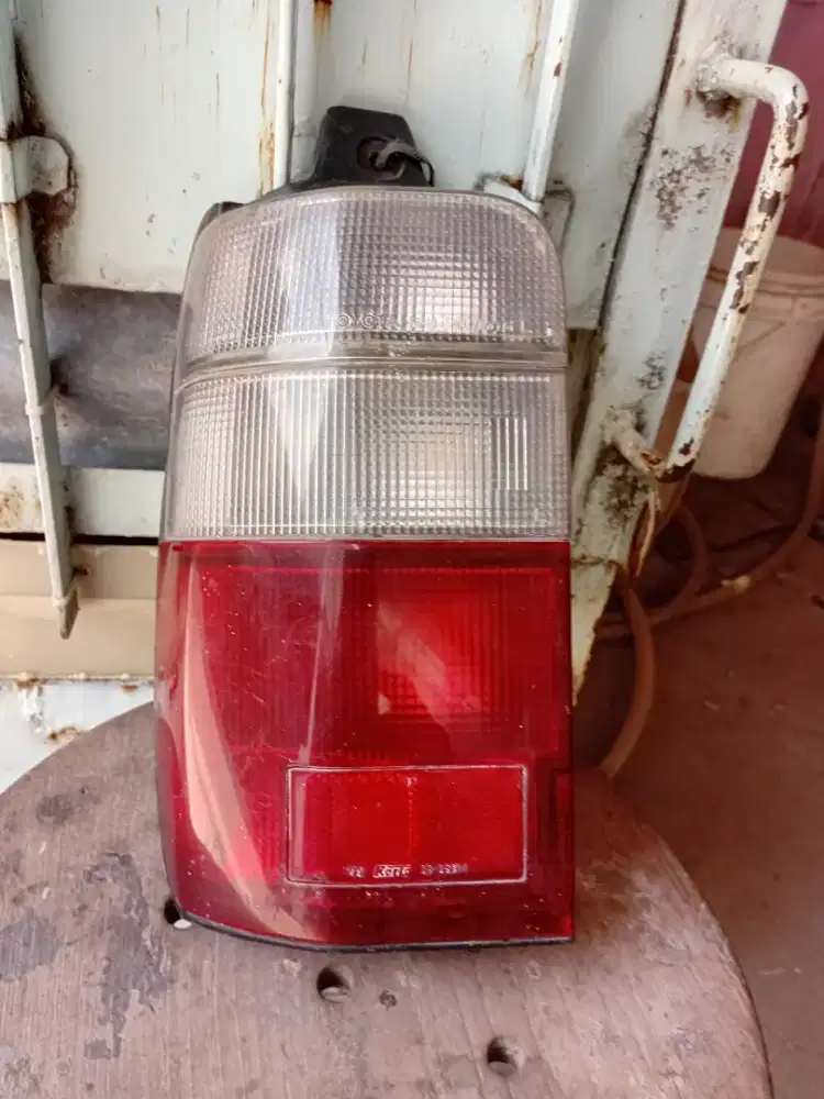 Lampu stop kijang kapsul ori mulus