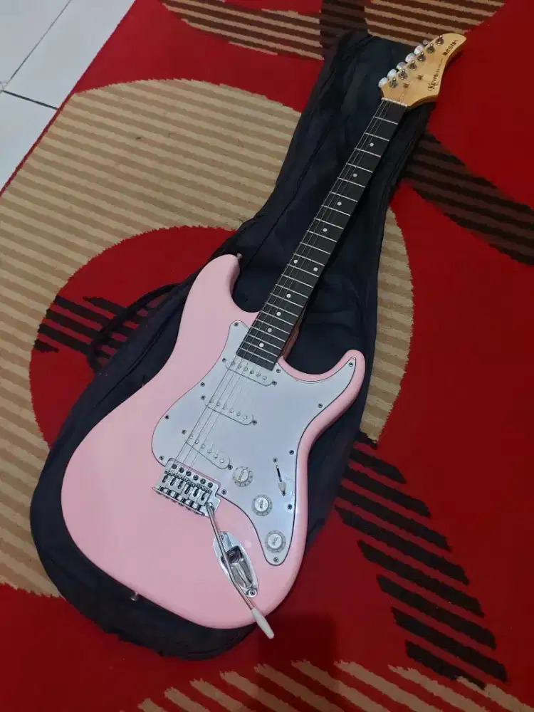 Stratocaster kowe gitar..sale 800k
Kelengkapan sesuai foto