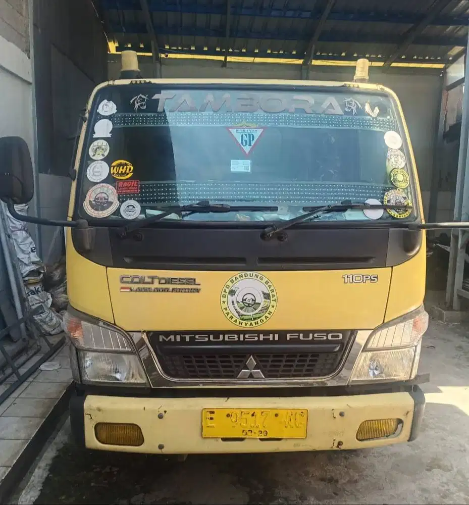 Mobil Mitsubishi  Colt Diesel FE 73 (4x2) M/T