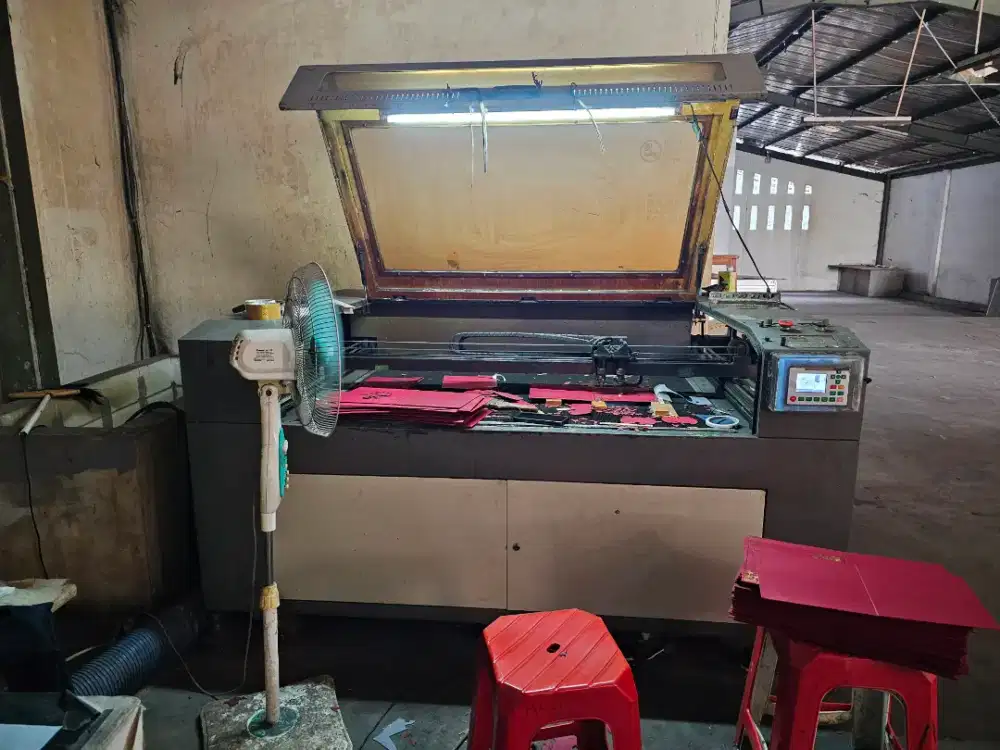 Dijual mesin laser cutting LC1390
