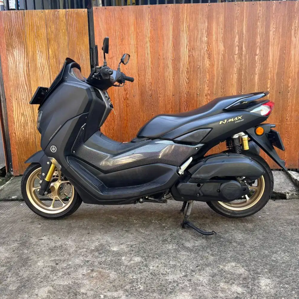 NEW NMAX 155 TAHUN 2020 LIKE NEW KM RENDAH NO PR SIAP PAKE