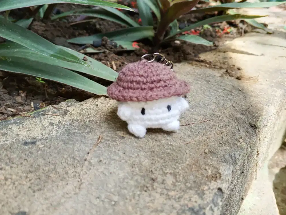 gantungan kunci rajut mushroom