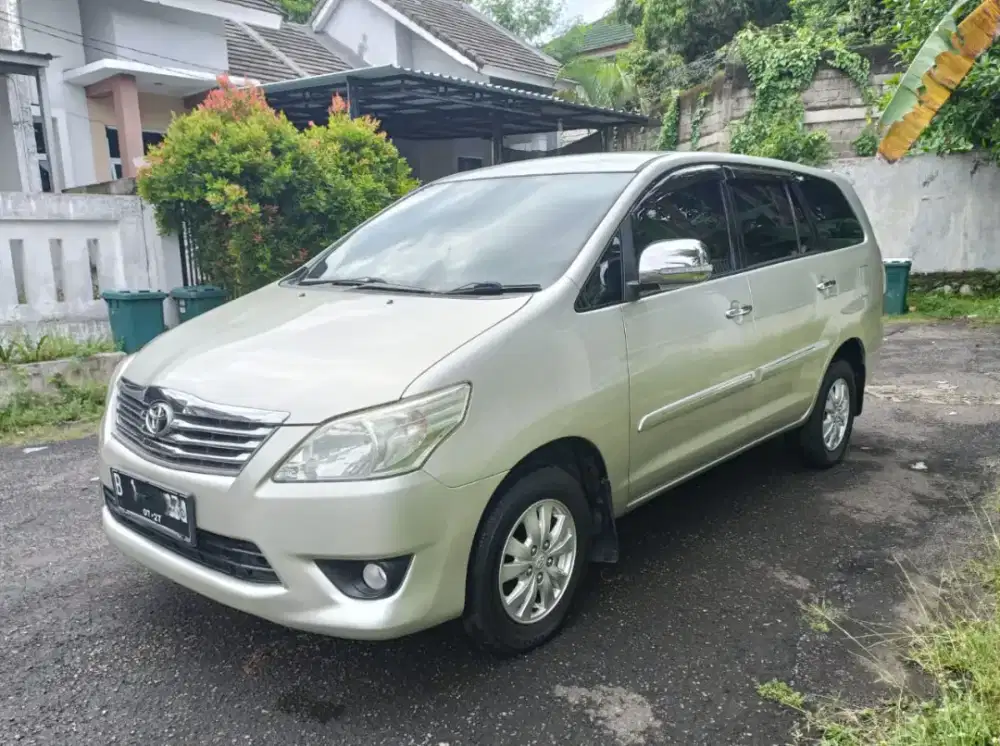 Toyota Grand Innova G 2.0 AT 2012
