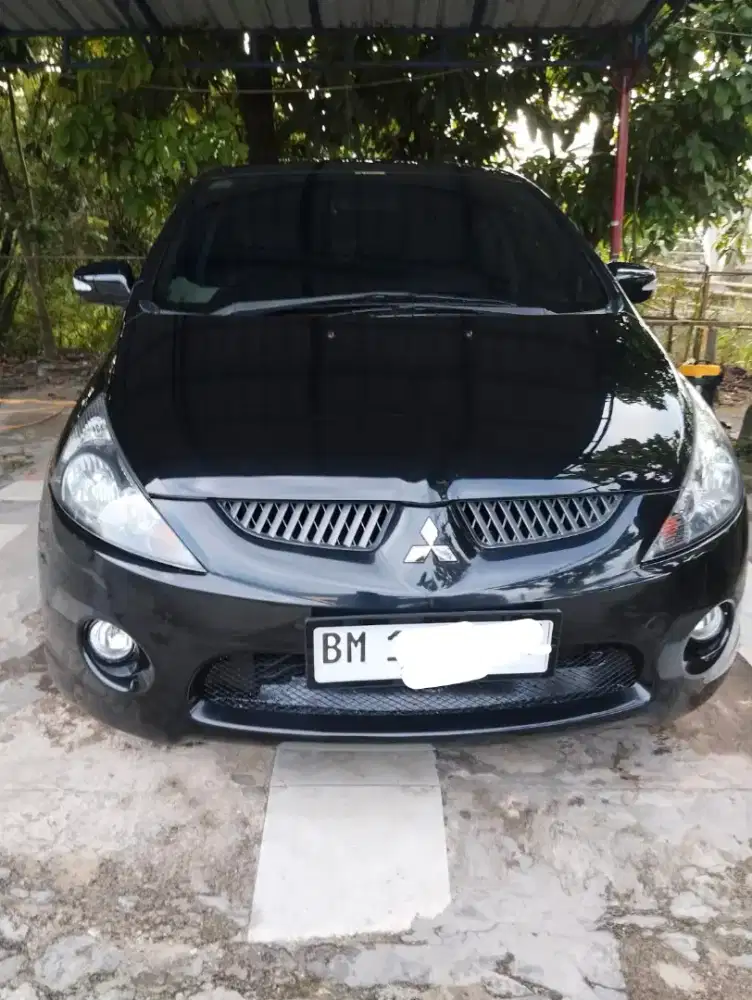 Mitsubishi Grandis AT 2007