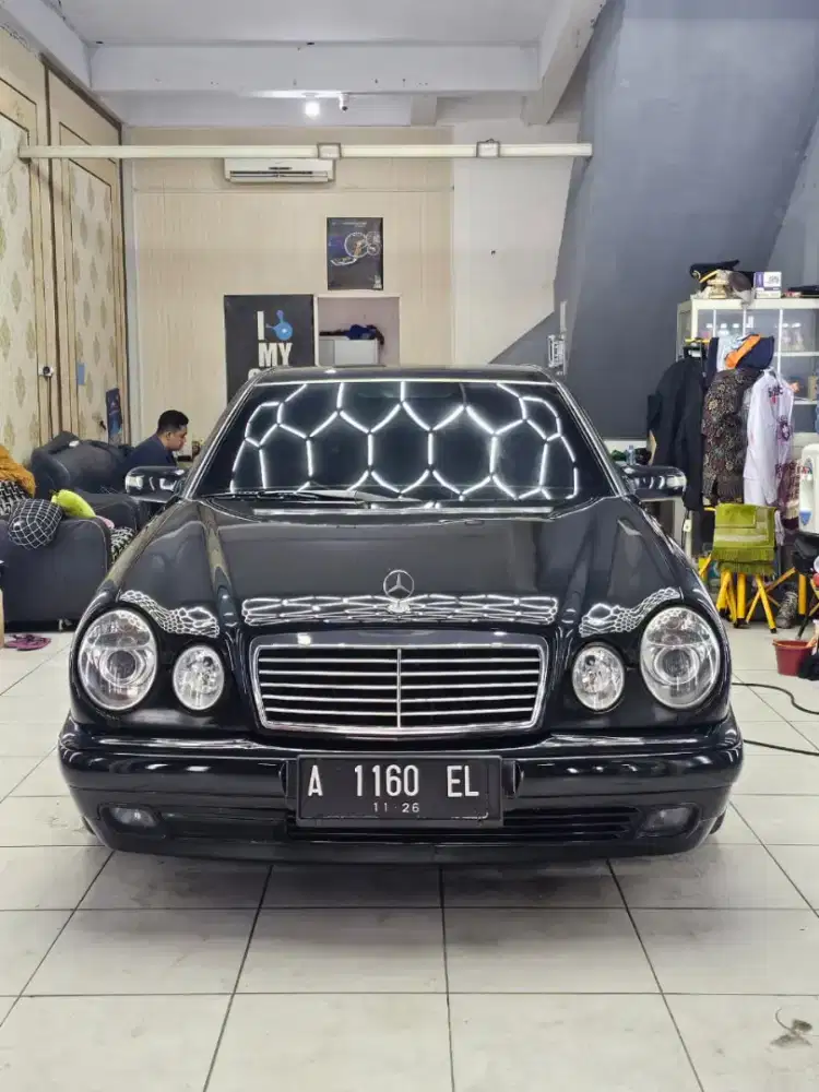 Mercedez Benz E230, Matic, tahun 1997, aki baru