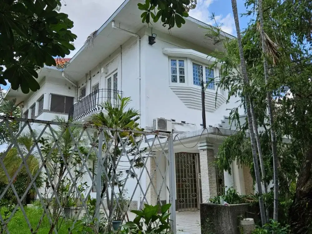 Jual Cepat Harga Spesial Rumah Bagus di Jalan Untung Suropati, Surabaya