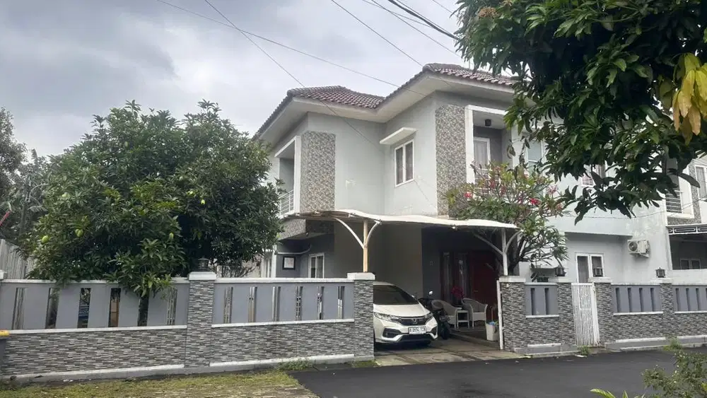Di jual rumah 2 lantai