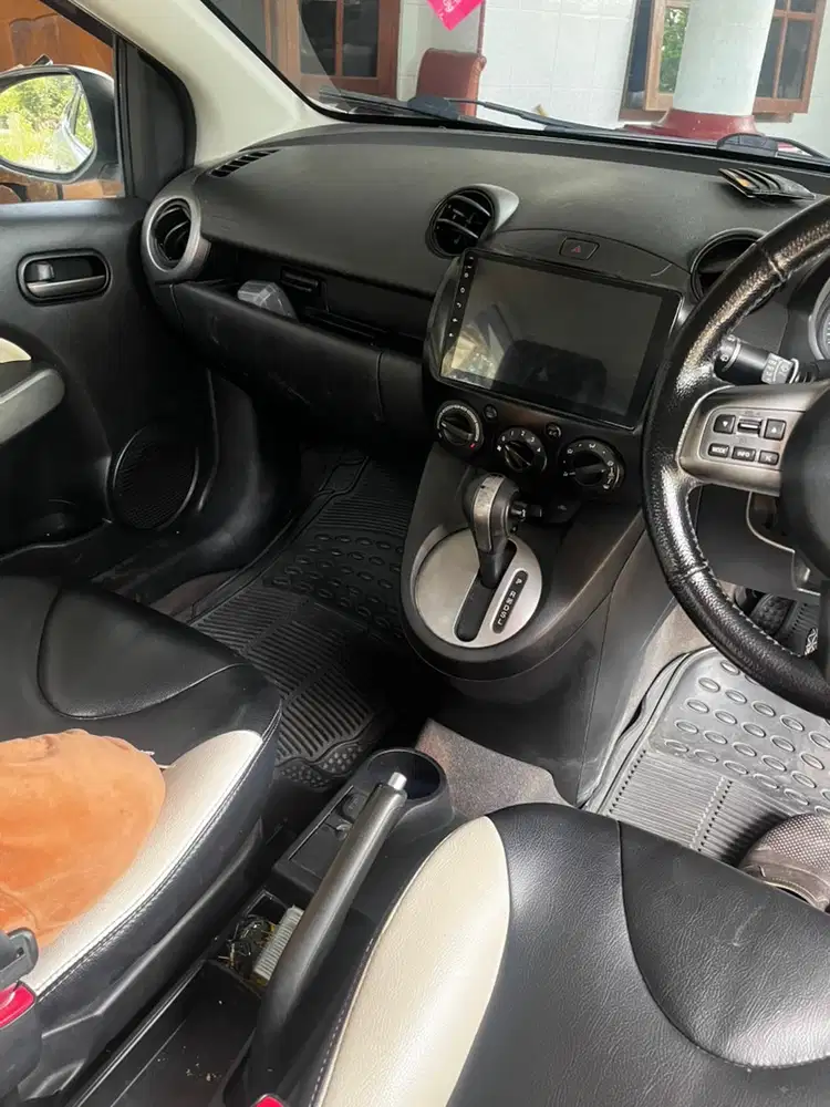 Mazda 2 2010 Bensin