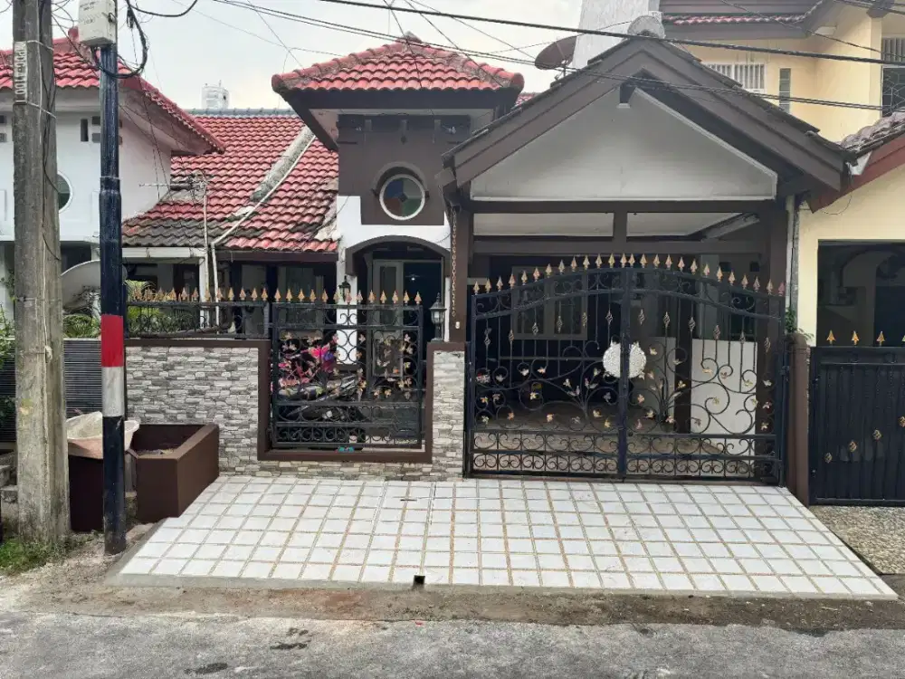 Di jual rumah bagus strategis di grand galaxy bekasi