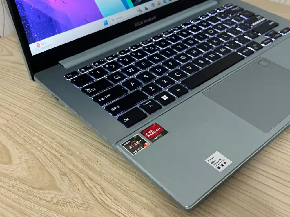 Asus Vivobook go 14/15 garansi sd 2027 Amd ryzen 3 7320 mulus normal