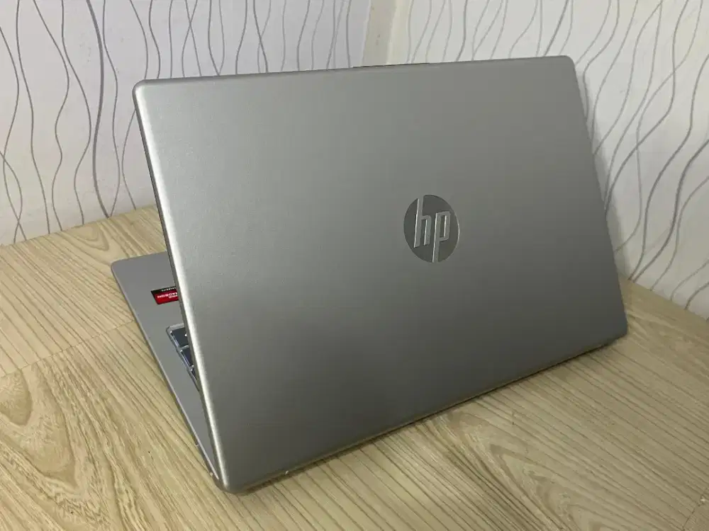 Laptp HP 14 AMD ryzen 3 7320u mulus normal siap pakai