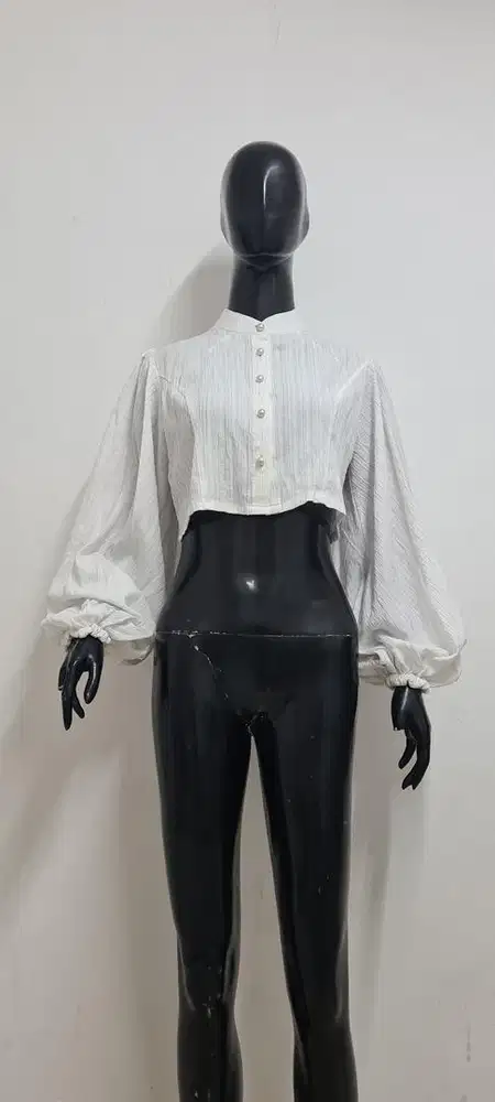 Crop top tangan balon, crop kancing, atasan wanita, atasan lucu, unik