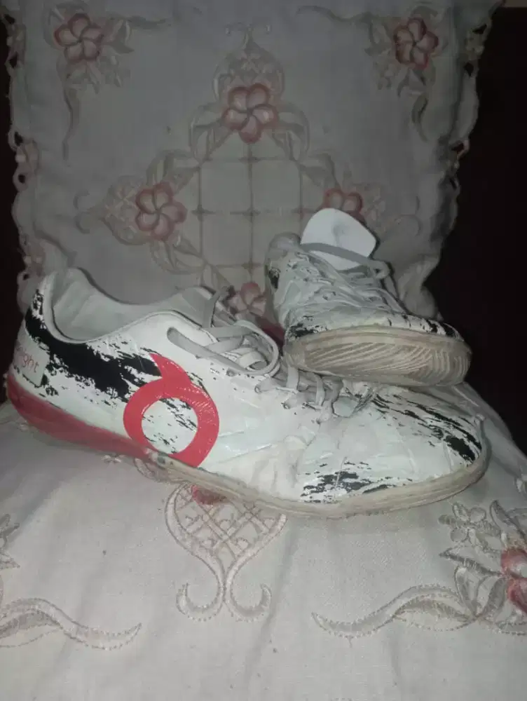 Sepatu futsal bekas masih layak