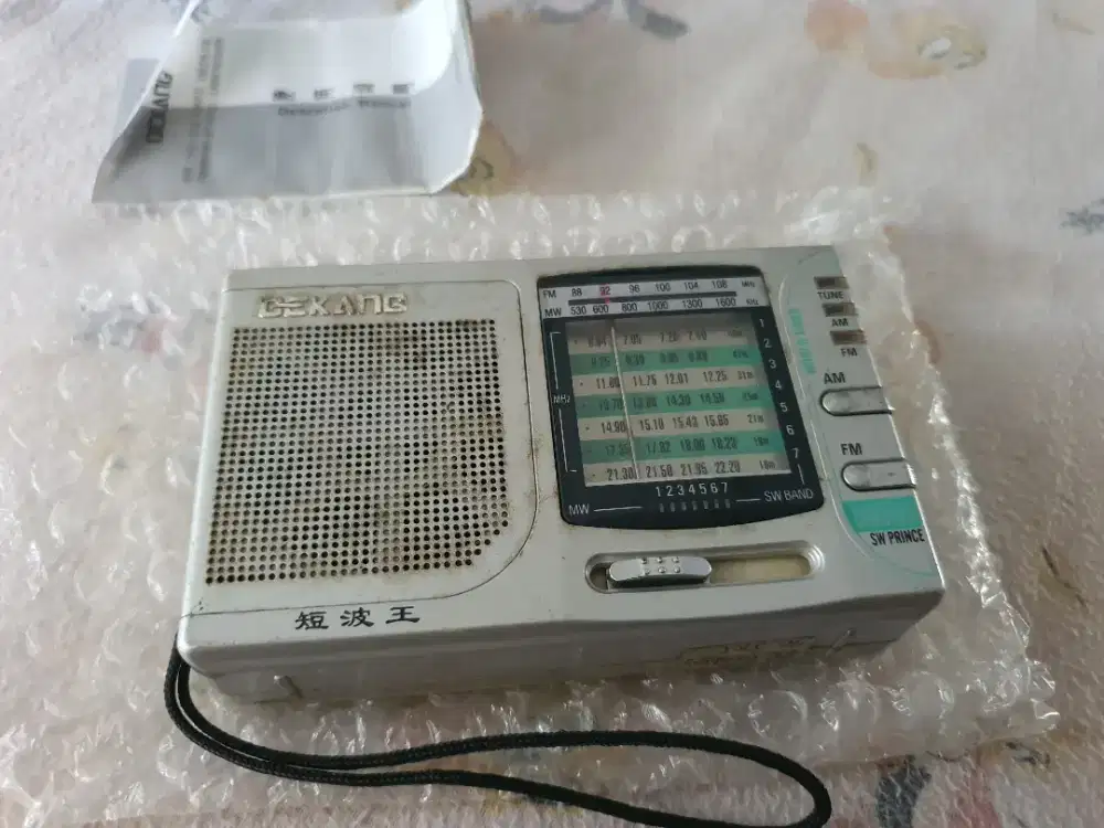 Radio FM / MW / SW 1-8 / TV1 / TV2 | 12 Band Receiver
