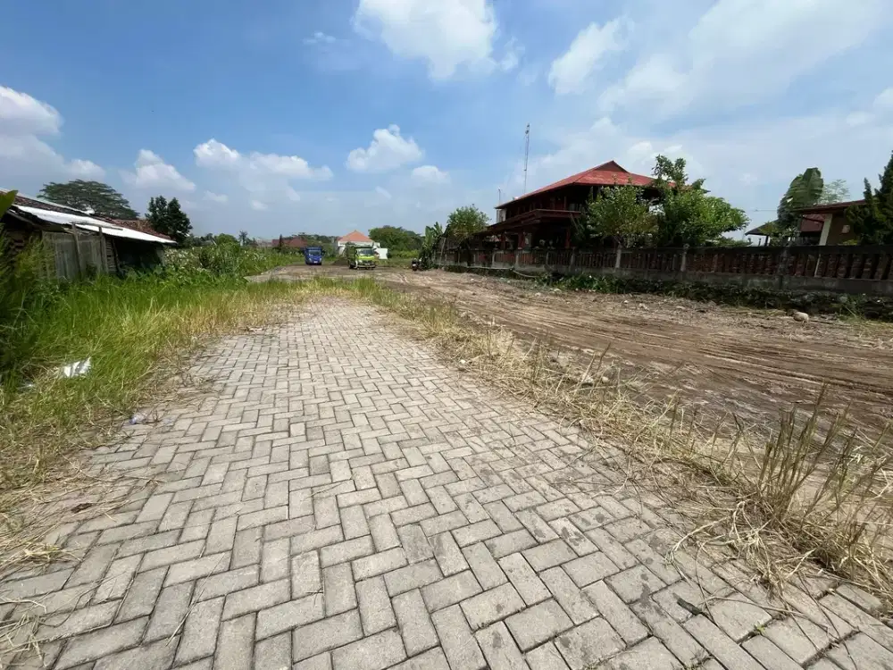 Dekat Kampus UGM tanah di jl damai kaliurang , SHM P aman