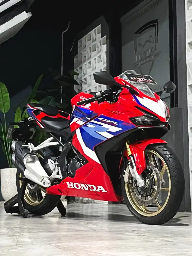 Honda CBR 250 Tricolour ABS  2023