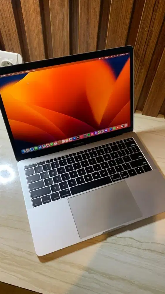 Macbook Pro 13 2017 NTB i5 16GB/128GB - Lengkap with charger & box