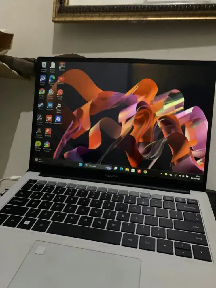 Laptop advan workplus Model 1701 ram 16/128