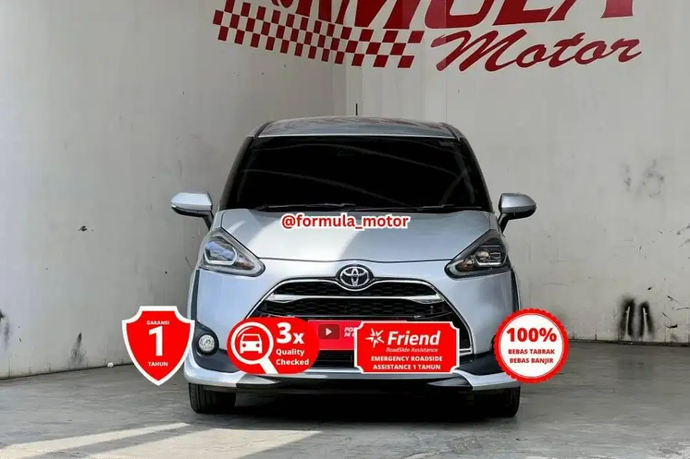 Toyota Sienta 1.5 Q Matic tahun 2016 silver AT DP minim 26 juta