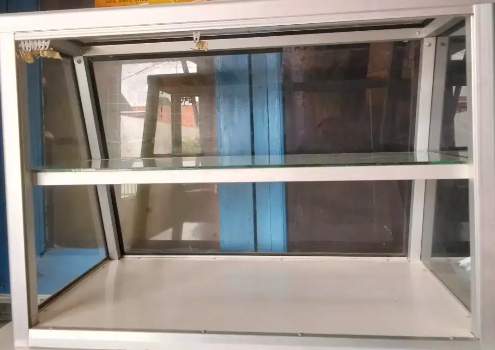 etalase makanan