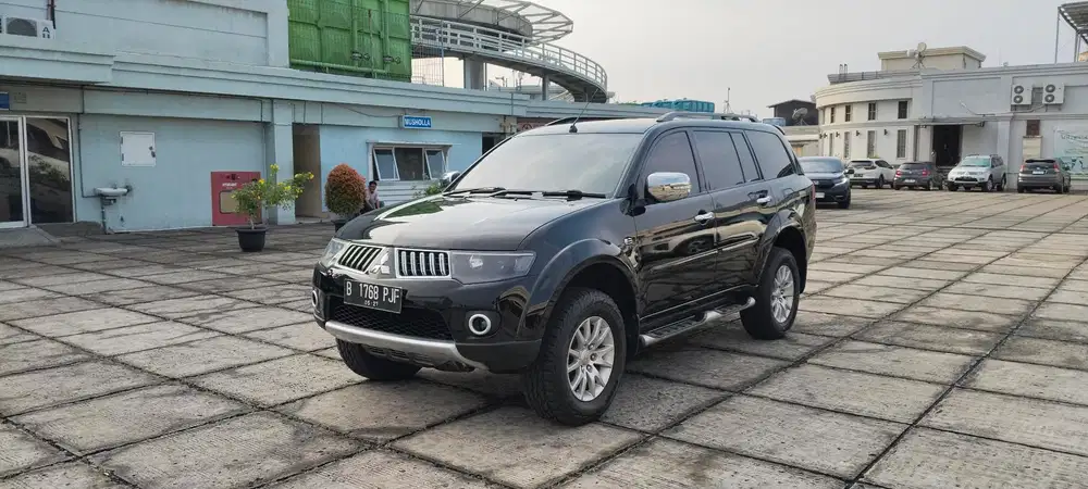 Mitsubishi Pajero Exceed disel matic 2012