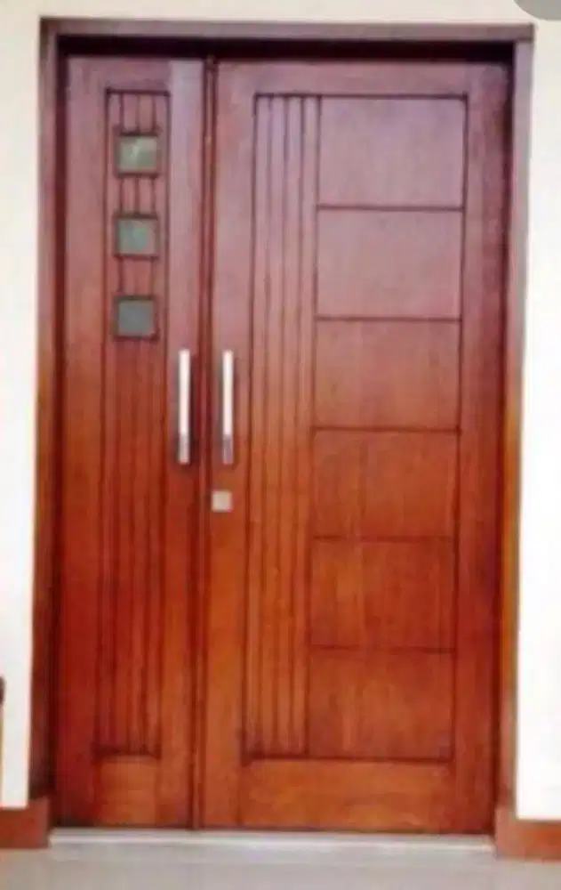 Kusen + pintu 2 + kusen jendela 2 dan daun dari kayu bekas merantioven