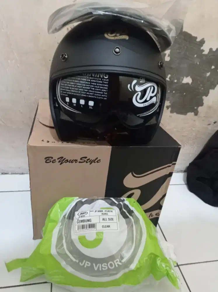 Helm JP retro UK L