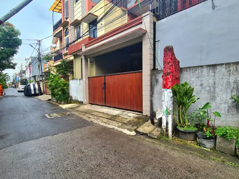 Rumah Dijual Menteng Atas, Setiabudi. Dekat Mall. Ada KOST Aktif. NEGO