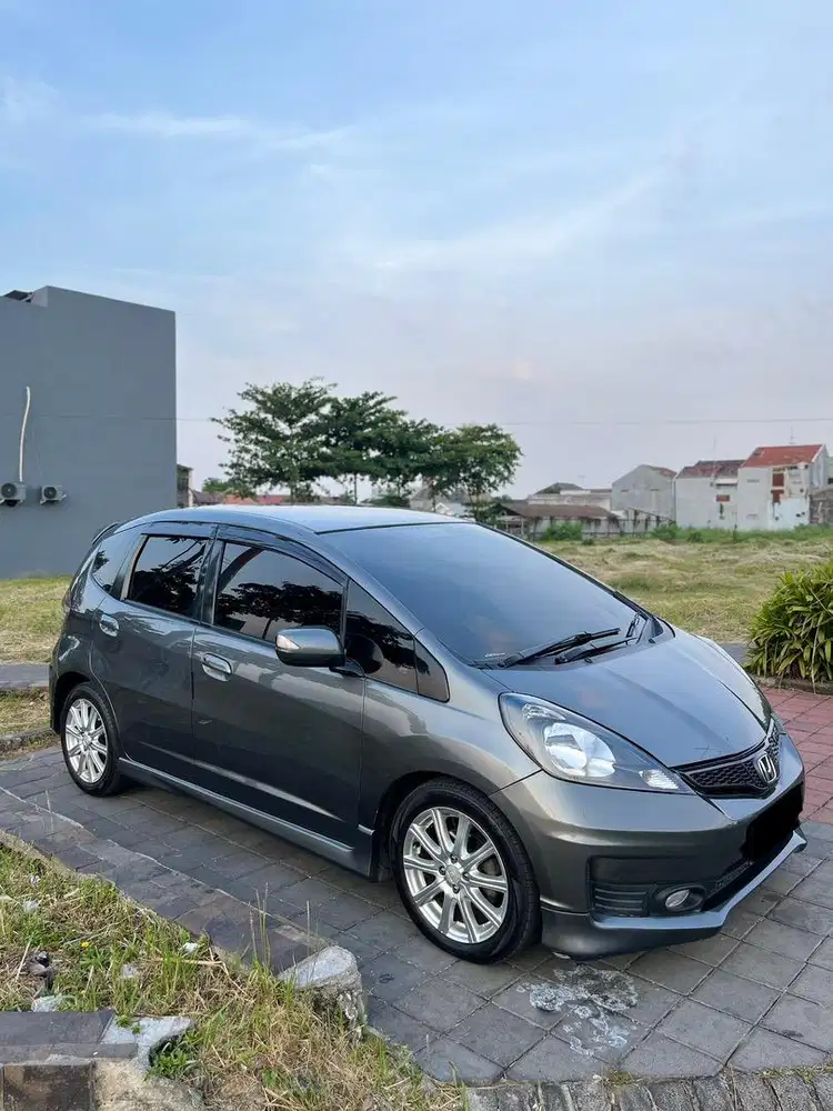 HONDA JAZZ RS AUTOMATIC 2013