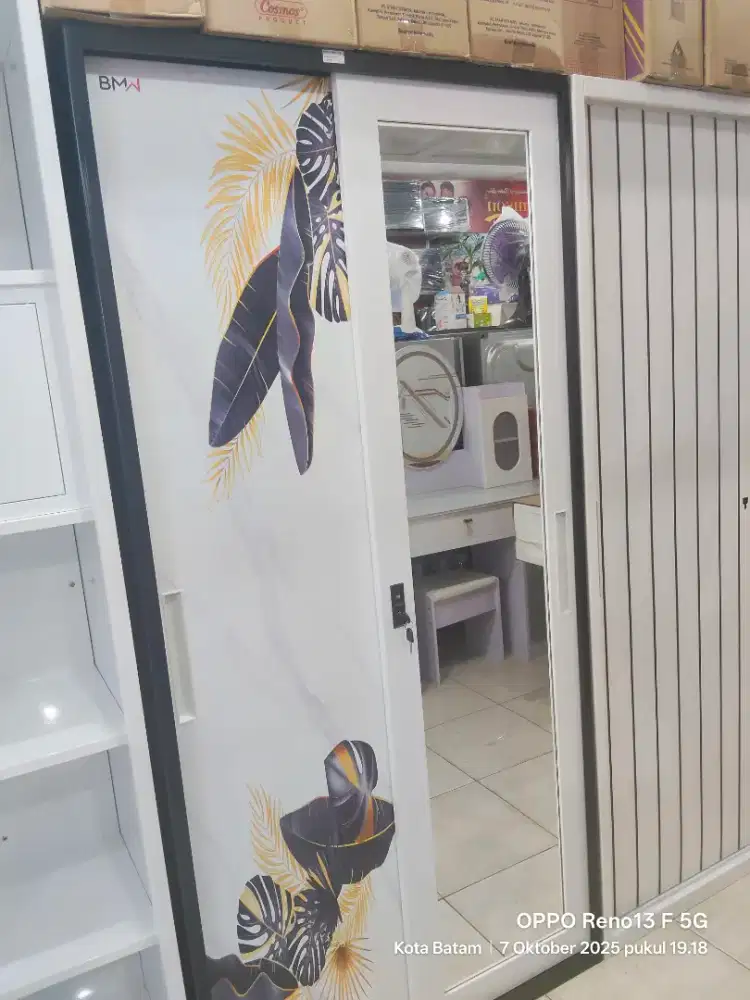 Lemari Sliding Besi BMW