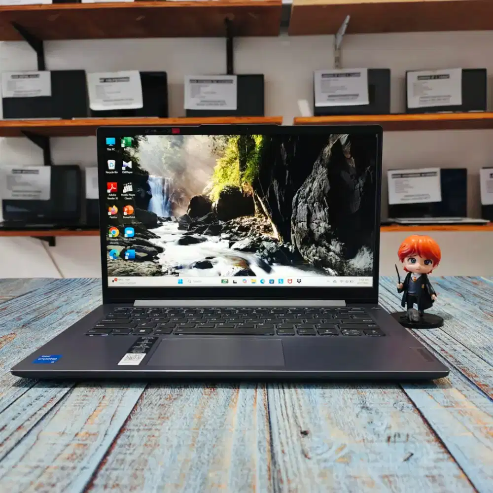 Laptop Bekas LENOVO SLIM 3 14IAH8/Core i5-12450H/RAM 16 GB