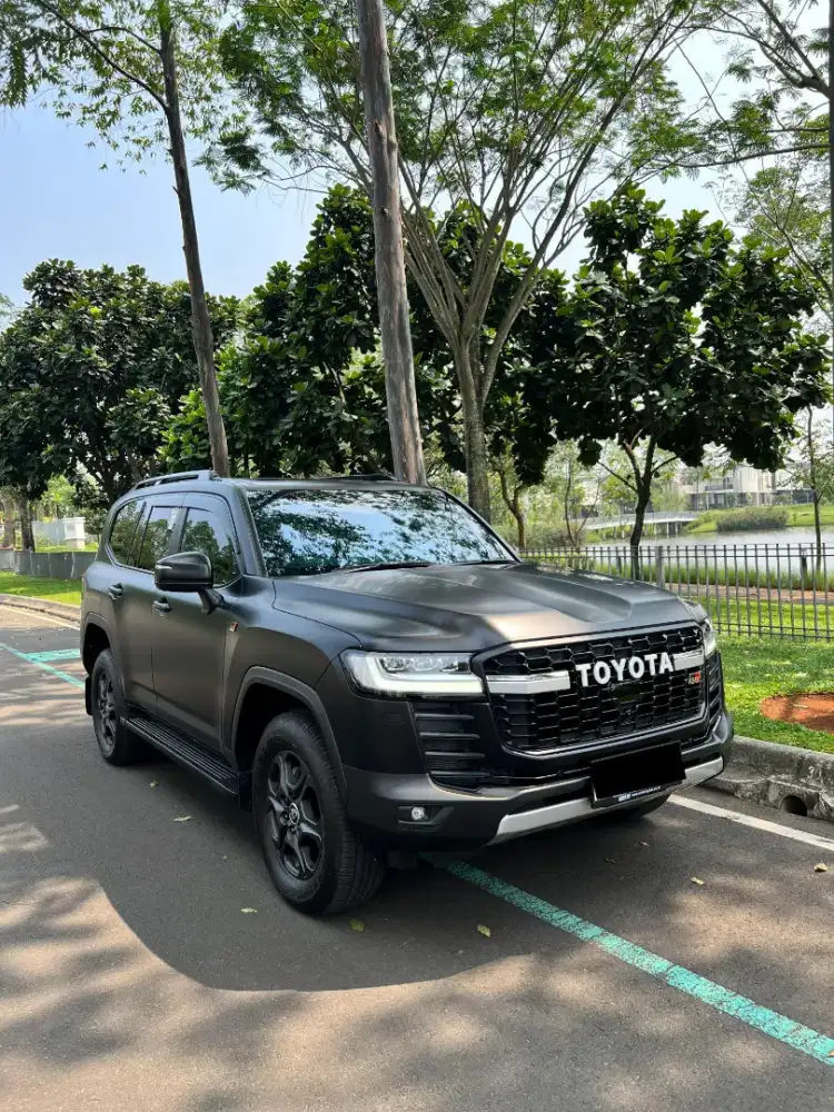 ( KM 300 PERAK) TOYOTA LAND CRUISER 300 GR-SPORT 4X4 2024