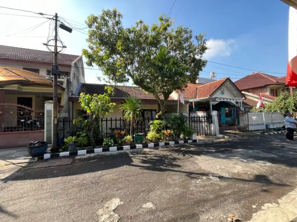 STRATEGIS Jln Bunga Merak Rumah Hitung Tanah