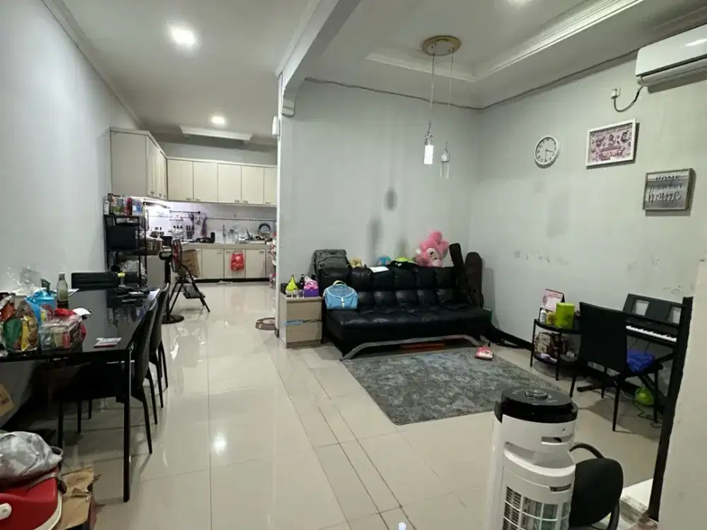 Dijual Rumah 2,5 Lantai di Lokasi Strategis Cengkareng Indah Jakarta Barat