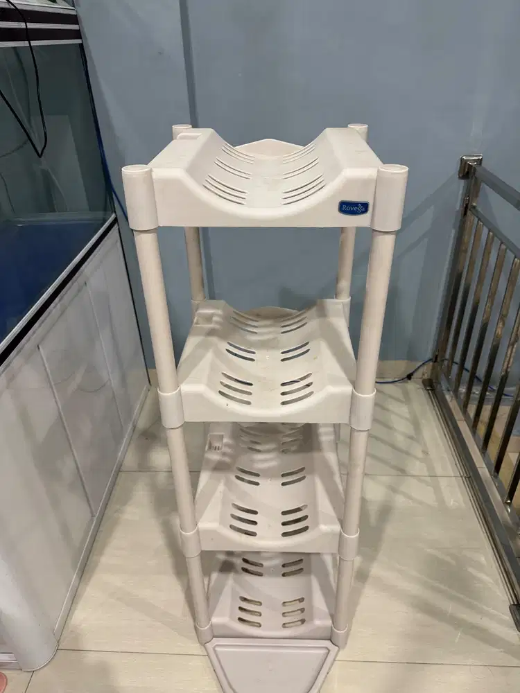 Tempat galon air