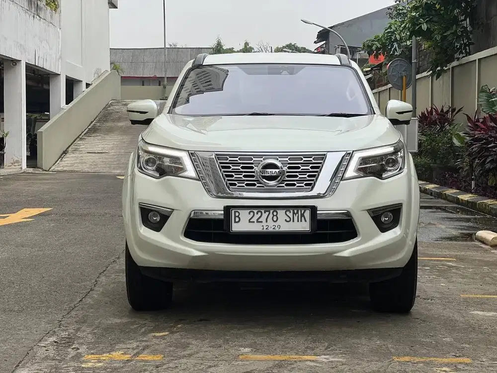 Termurah Nissan Terra VL Diesel AT 2018 Putih