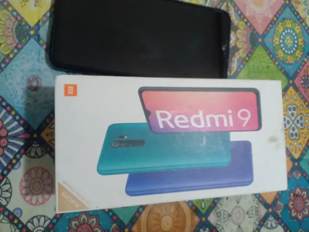 Redmi 9 lengkap dos dan cas hp kondisi normal dan masih bagus