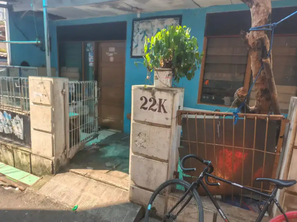 JUAL CEPAT Rumah : di Pondok Bambu. Cocok utk kontrakan dan Kos-kosan