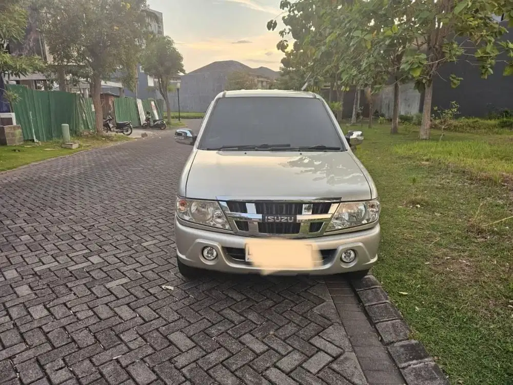 ISUZU PANTHER 2.5 TURBO LS MT 2018. NOPOL L. MANUAL