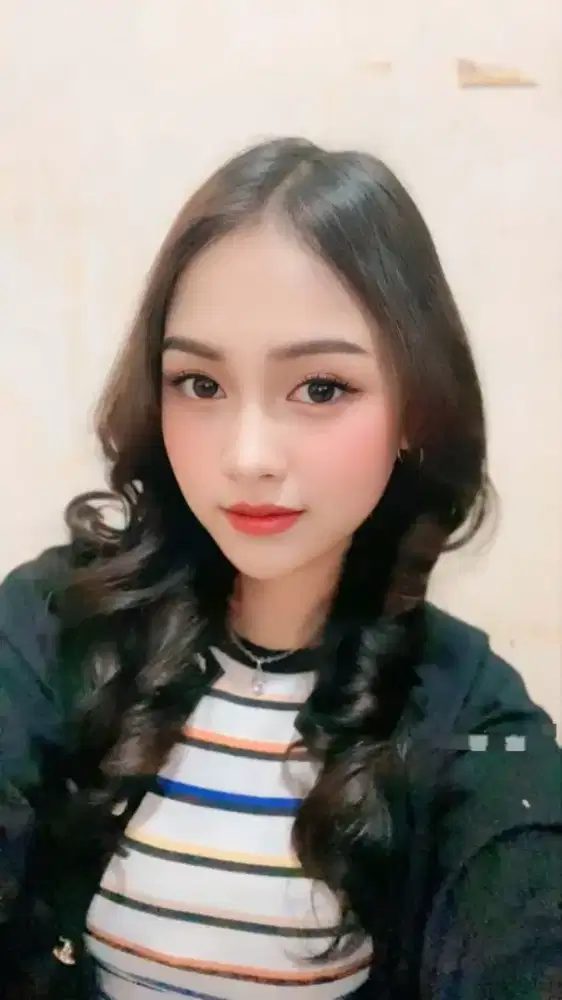 Mencari pekerjaan Onlen shop/Waiters/Helper/Kasir