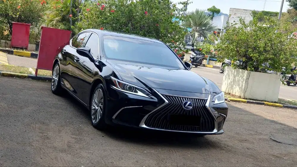 [ LOW KM ] Lexus ES300 ES 300 Hybrid Ultra Luxury AT 2020/2021