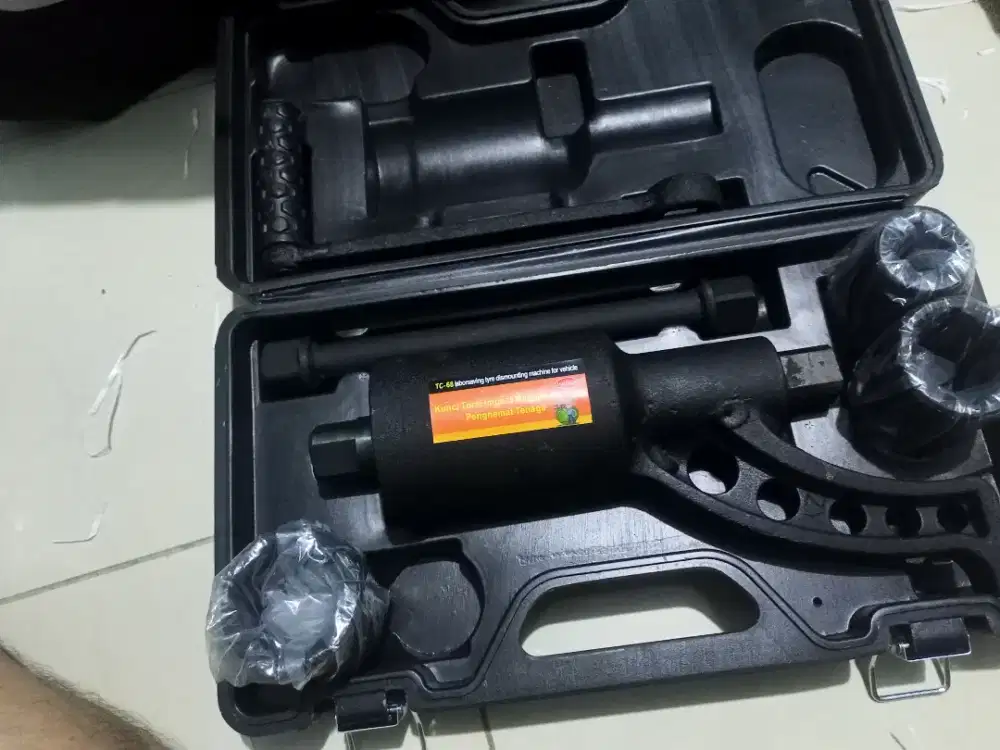 Kunci roda truck /kunci torsi impact manual labor saving wrench 1:68