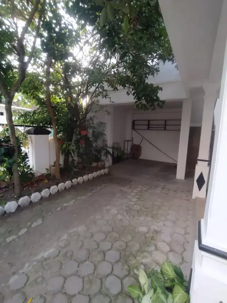 Disewakan Rumah lokasi Gajahan Colomadu (dkt Kampus IHS & UMS).