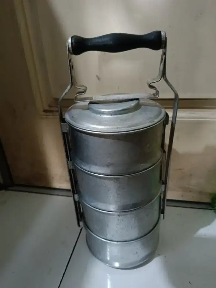 Dijual Rantang klasik 4 susun