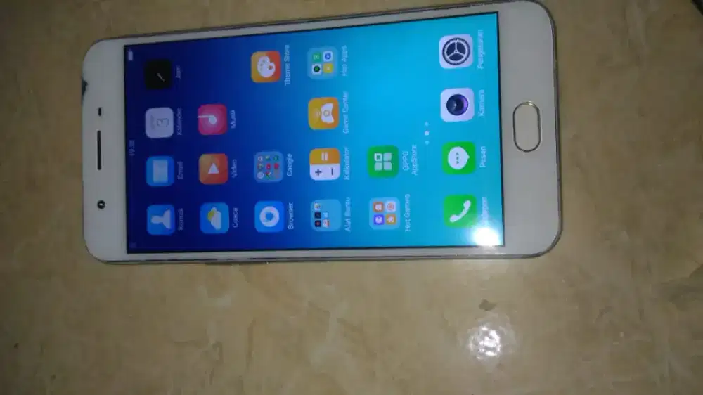 Dijual hp oppo F1s